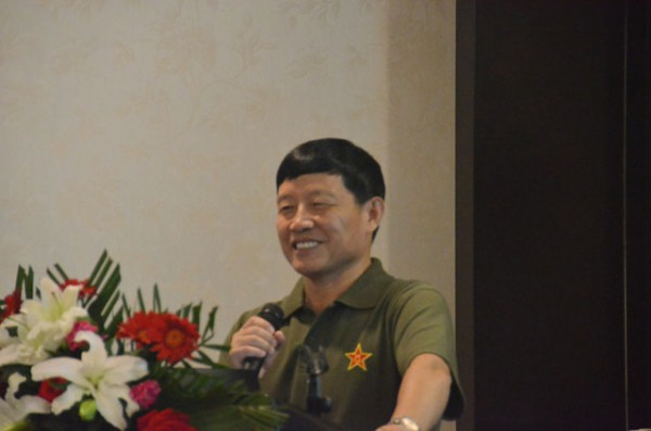 顾问团董文久将军代表顾问团的军方代表为大会致辞顾问团董文久将军