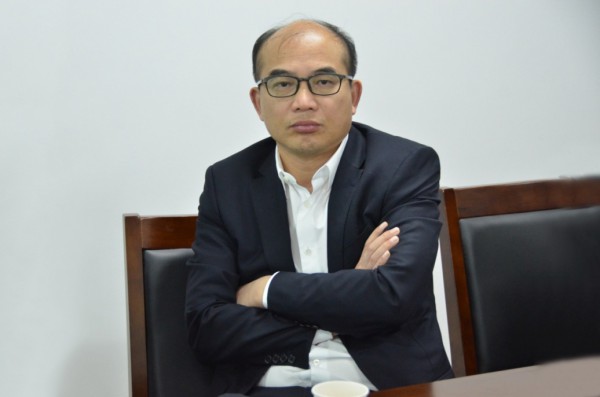 有棵树董事长_一棵树图片