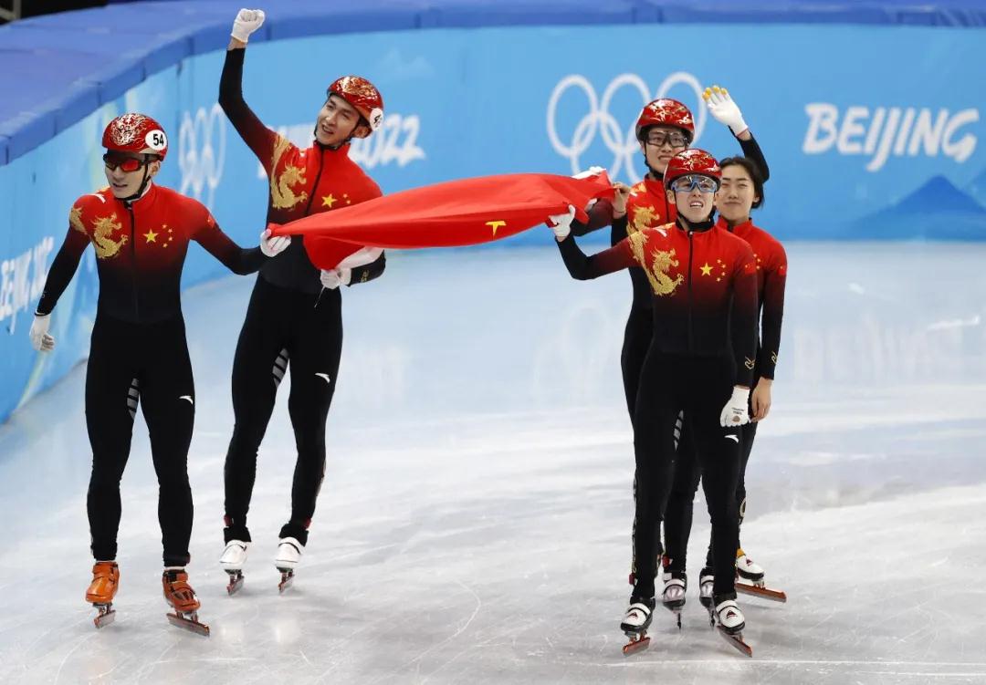 冬奥时刻三棵树助力中国短道速滑队夺得北京冬奥会首金