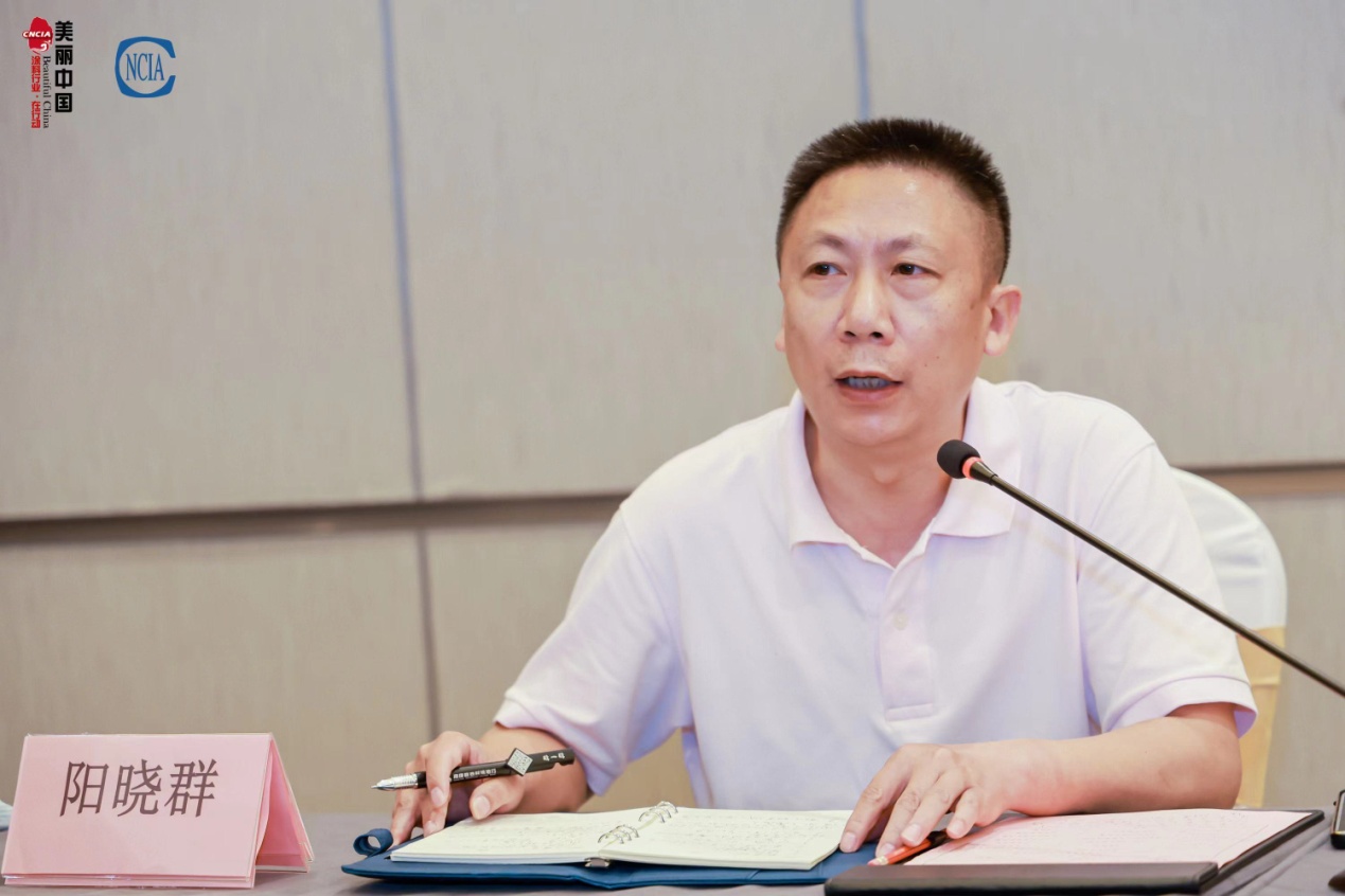 南康中小企业会长、南康家具协会副会长　阳晓群