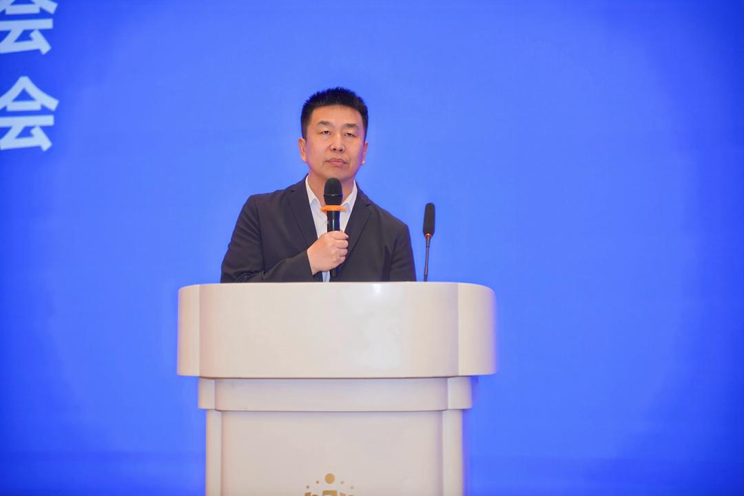 中国涂料工业协会秘书长　刘　杰