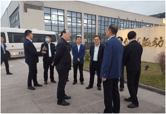 彭书记与董事长徐绍禹博士深入交流,对徐博士提出的